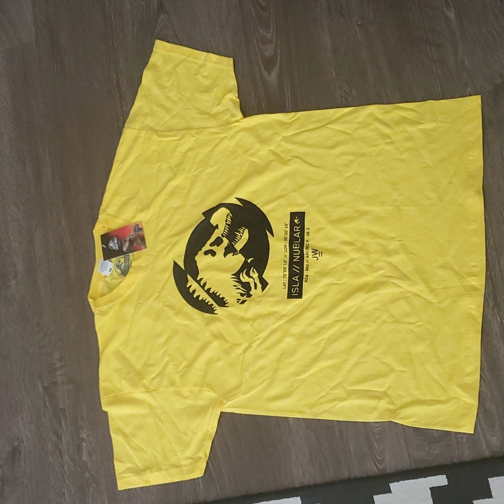 🌎 🦖 JURASSIC WORLD Large Tee - Brand New with Tags FRUIT of the LOOM